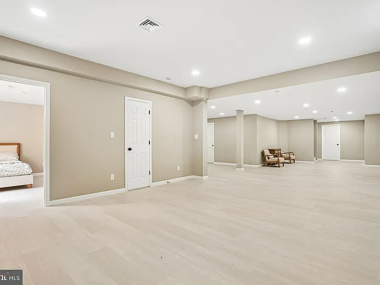 3045 Rainer Rd — Photo 39