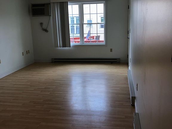 4th image of 13 Pezzullo St APT 2
