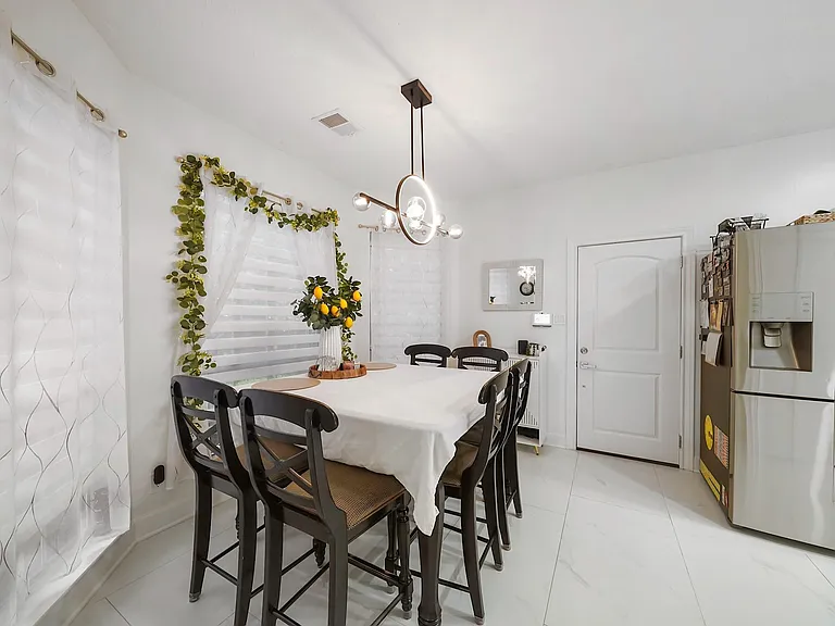 14402 Westbury Ct — Photo 14