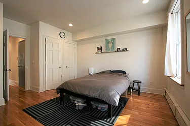 Rented by R New York