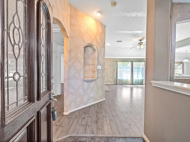 12918 Stratford Mill Ln — Photo 4
