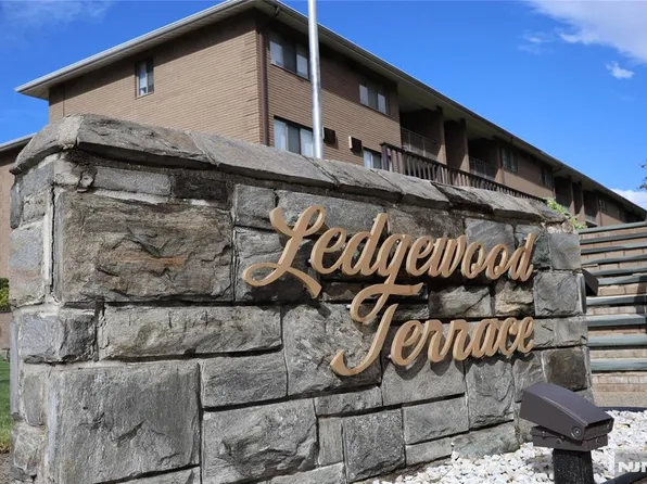 460 Liberty St APT 207, Little Ferry, NJ 07643