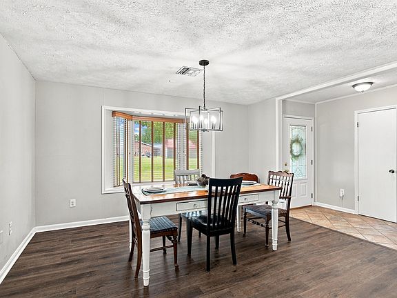 4th image of 187 Avery Ln