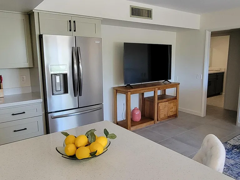 12930 W Seville Dr — Photo 4