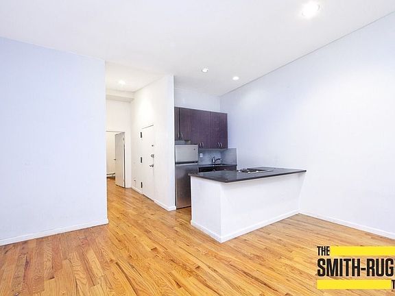 2nd image of 53 Nassau St APT 4