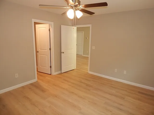 415 Laurel Grove Ct — Photo 17