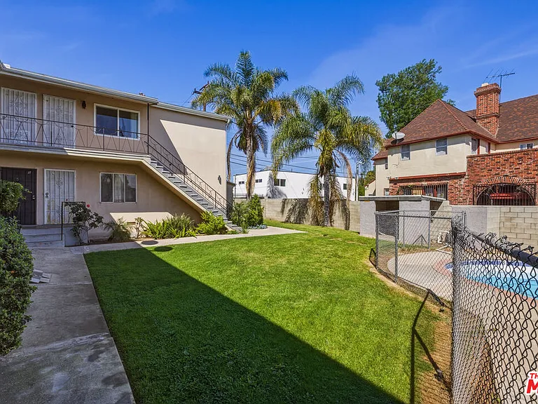 5117 Crenshaw Blvd #12 — Photo 2