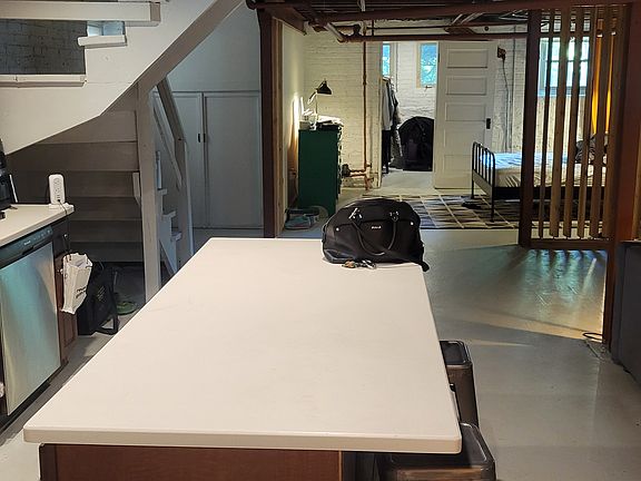 3rd image of 1419 W Hollywood Ave #4