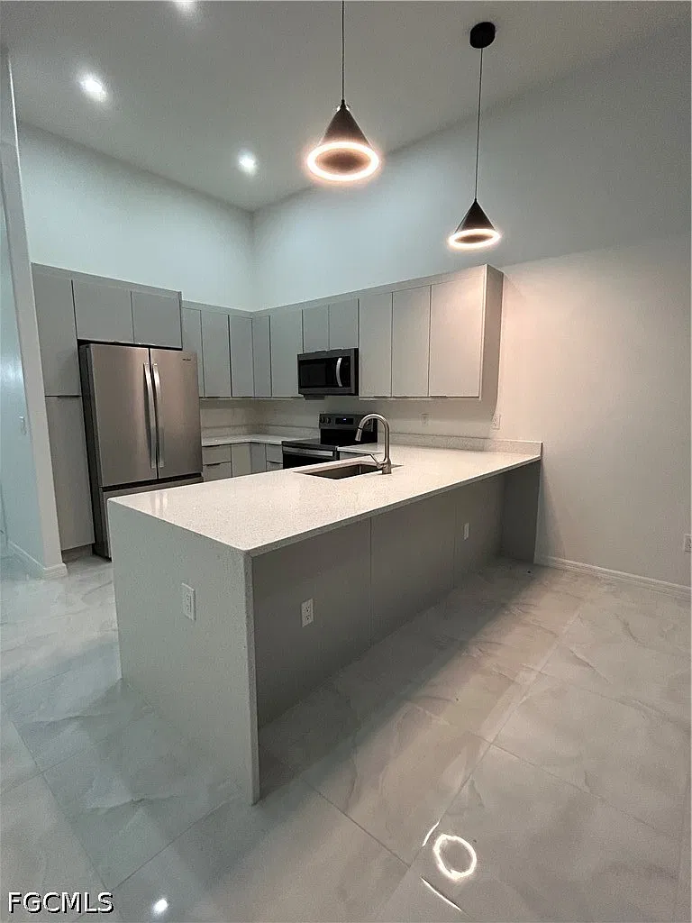 2 bed, 2.0 bath, 1644 sqft, $1,800 — Photo 3