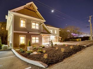 3227 Mayes Loop Rd, Sevierville, TN 37863