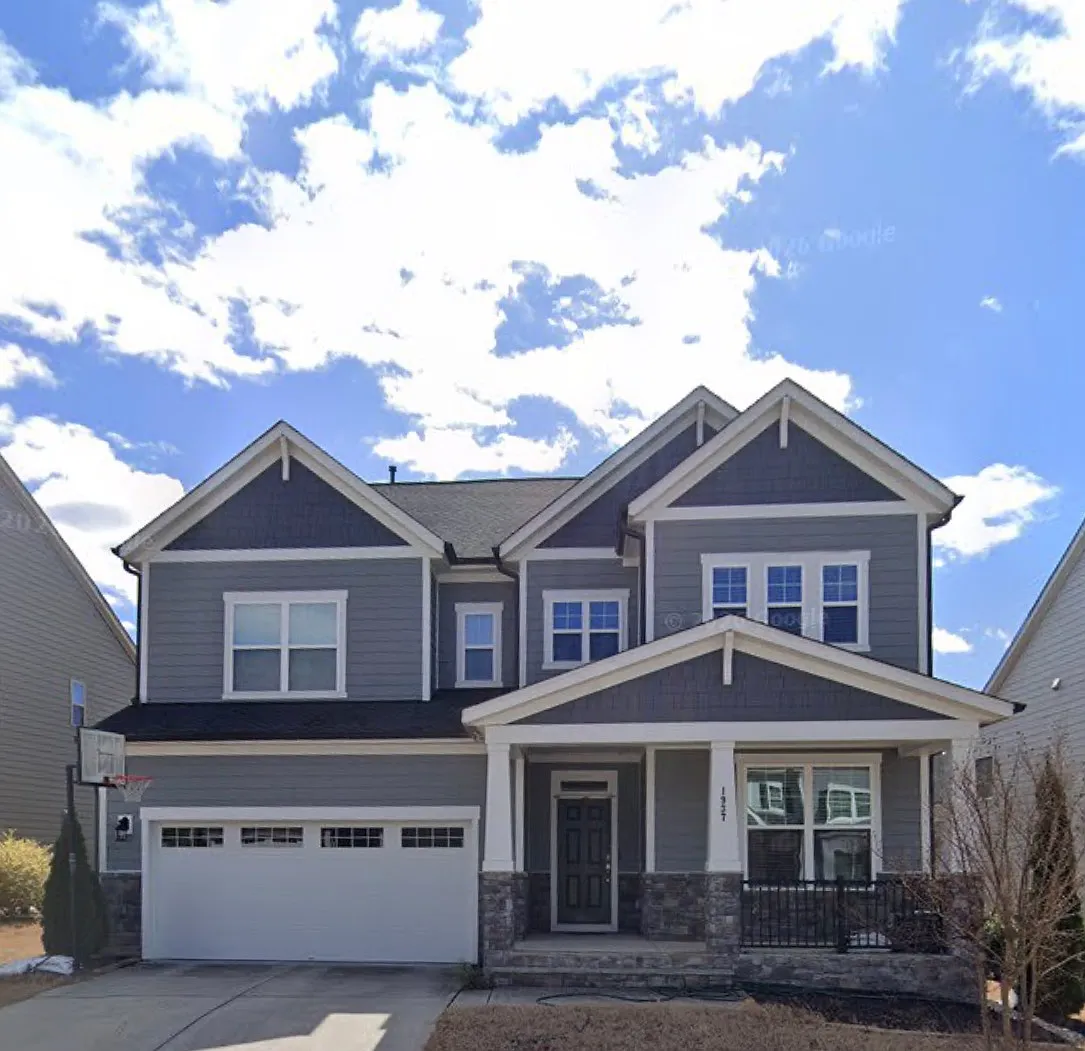5 bed, 3202 sqft, $3,200 — Photo 1