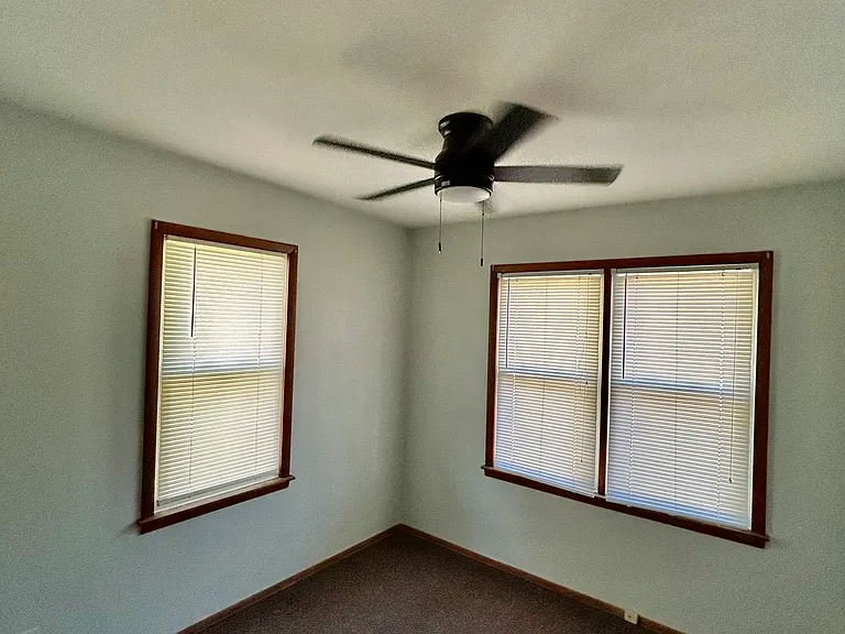 341 S Dearborn Ave — Photo 5