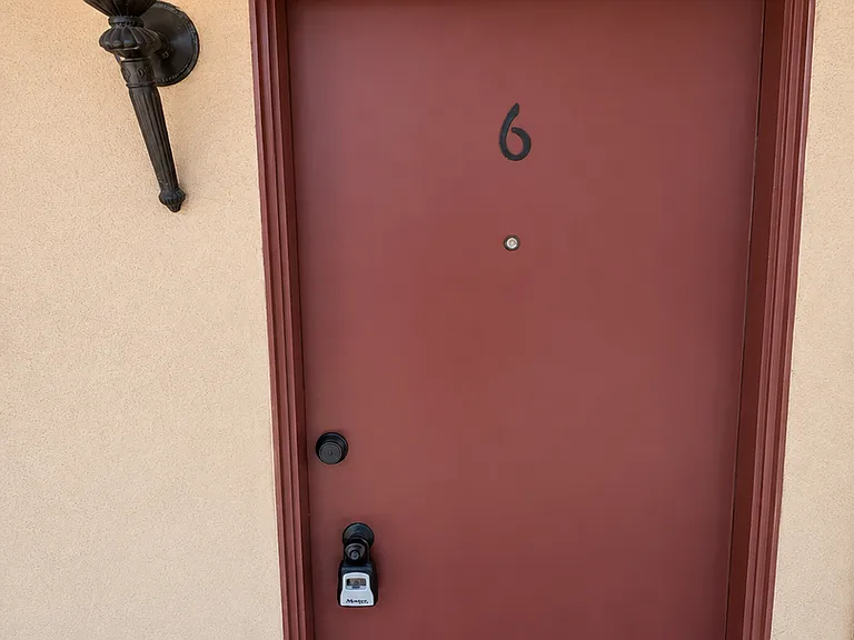 1227 Esplanade — Photo 3