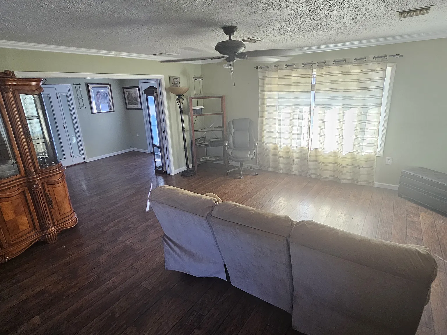 3 bed, 1650 sqft, $1,525 — Photo 2