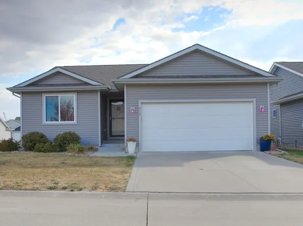 715 Plum St NW, Bondurant, IA 50035