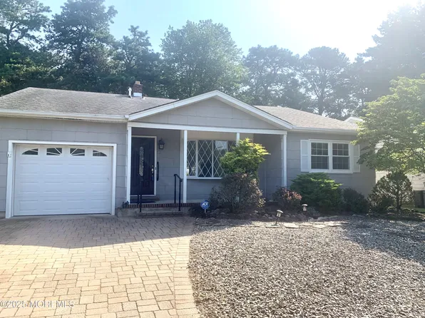 61 Oakfield Road, Toms River, NJ 08757