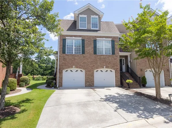 4557 Leamore Square Rd #221, Virginia Beach, VA 23462