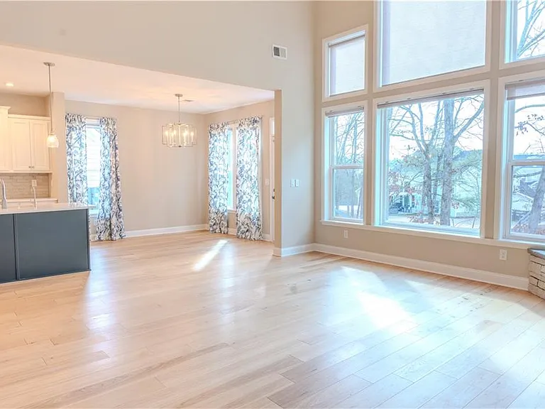 8040 Scenic Ridge Way — Photo 6