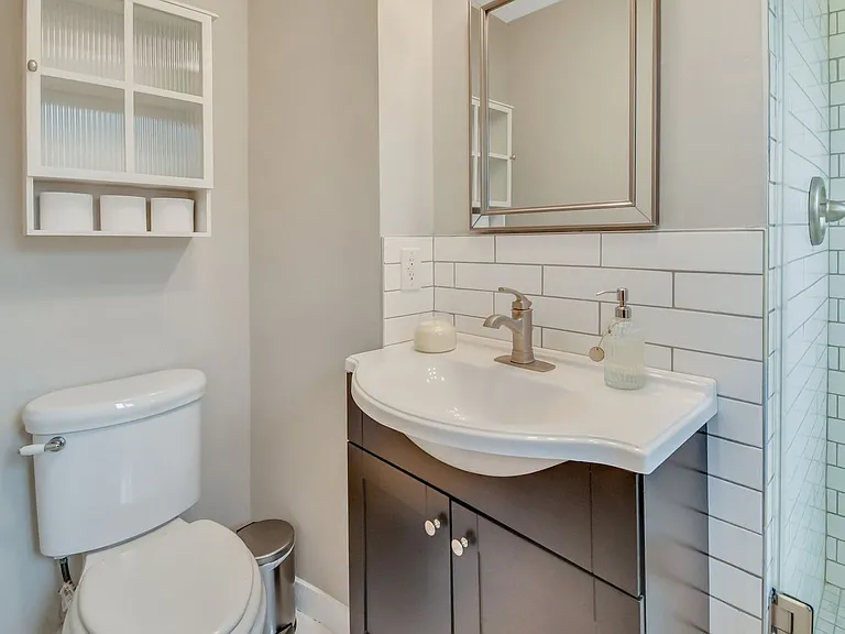 1015 Reita St — Photo 23