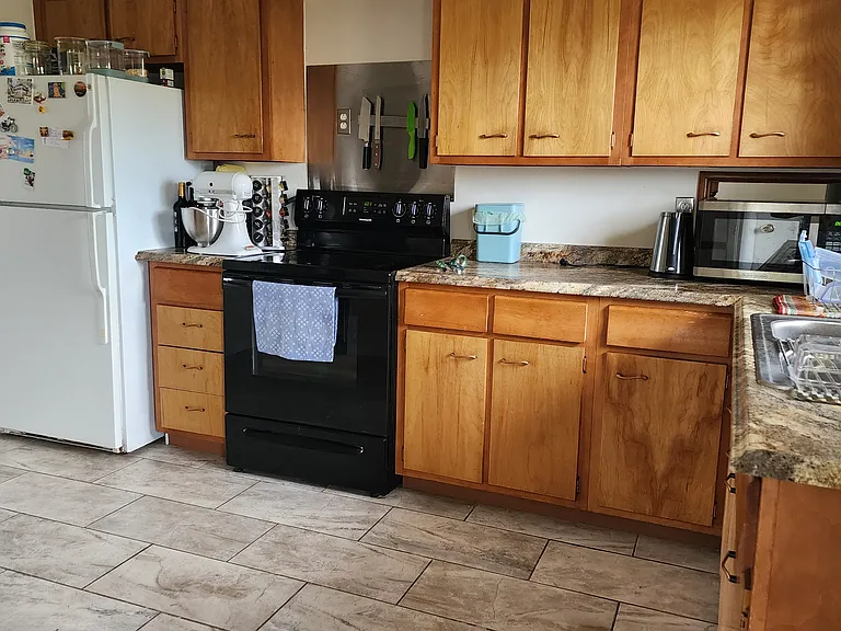 16745 Golden Hills Rd — Photo 4