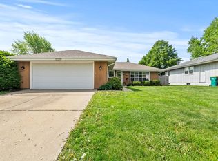 3226 Thomas Hickey Dr, Joliet, IL 60431