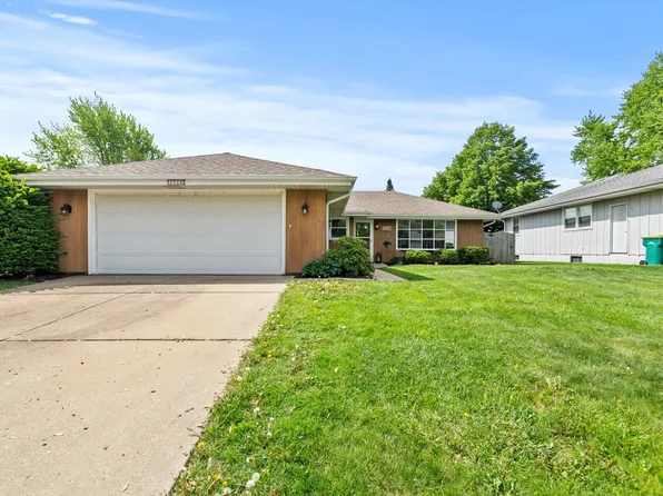 3226 Thomas Hickey Dr, Joliet, IL 60431