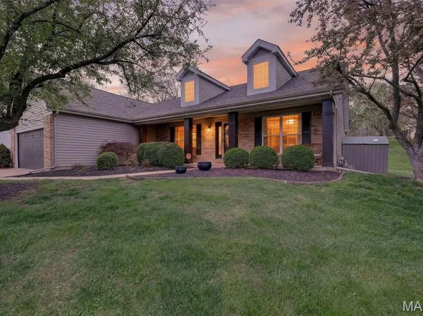 7 Autumn Valley Ct, O'Fallon, MO 63366