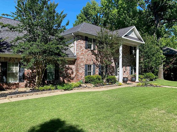 3rd image of 11 Riverwood Pl