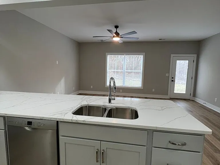 106 Tivoli Path — Photo 2
