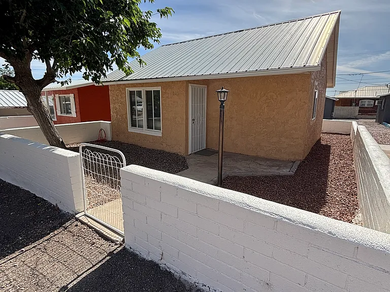 125 Kellner - 1 Bedroom
1200.00