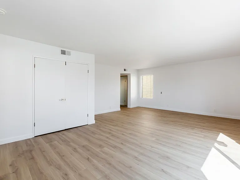 1738 S Bentley Ave #302 — Photo 34