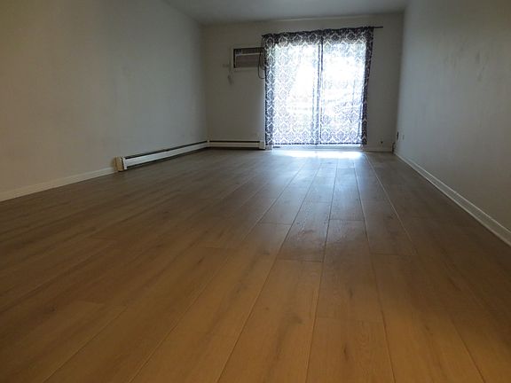 3rd image of 2327 Ogden Ave APT 1