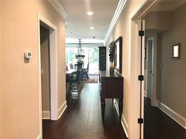111 Gascoigne Ave #204 — Photo 10