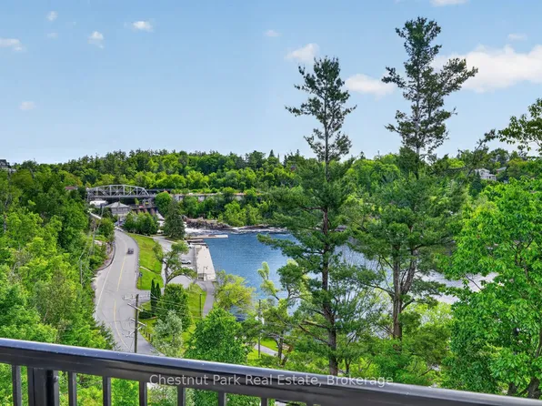 10 A Kimberley Ave #303, Bracebridge, ON P1L 0A6