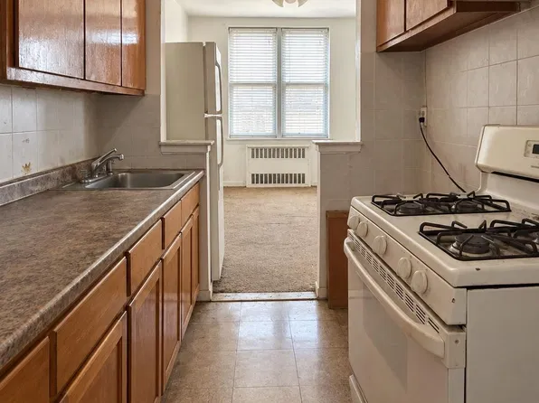 86-16 60th Avenue #3J, Elmhurst, NY 11373