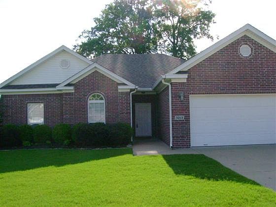 1st image of 3215 Longmeadow Dr