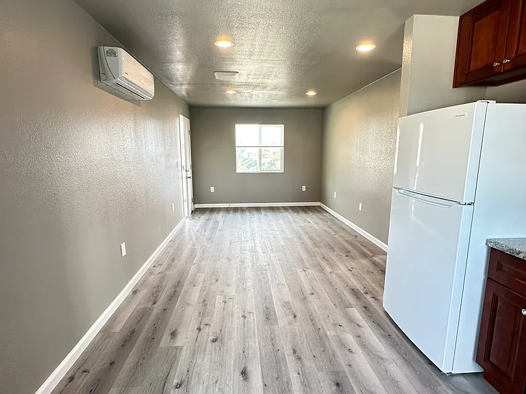 1645 Marl Ave — Photo 3