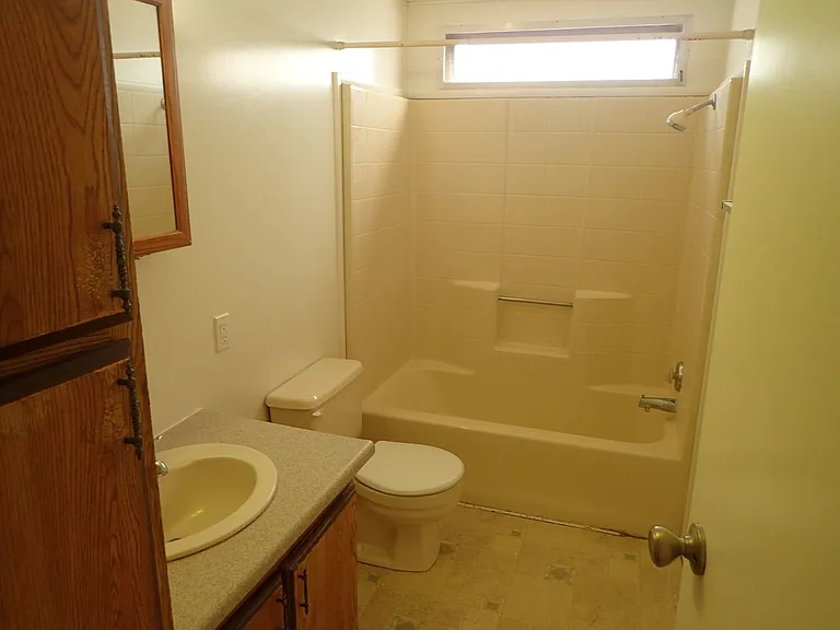 1401 W Benson Ave — Photo 7