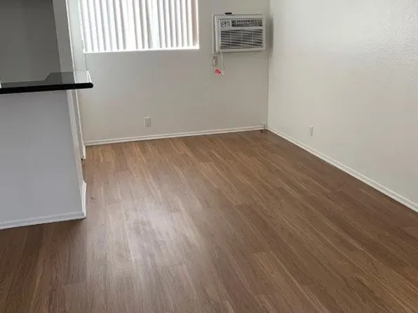 11833 Gilmore Apts., 11833 Gilmore St APT 16, North Hollywood, CA 91606