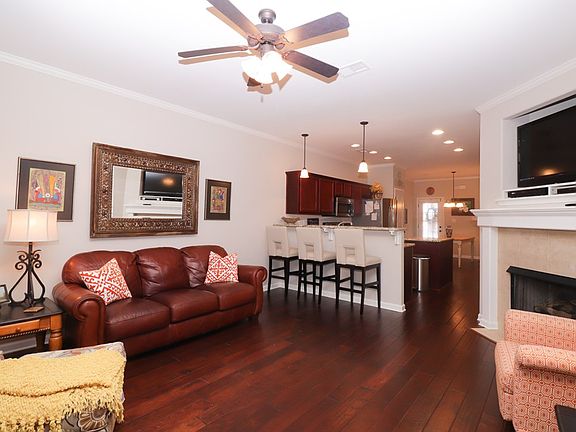 4th image of 306 Daniella Ln