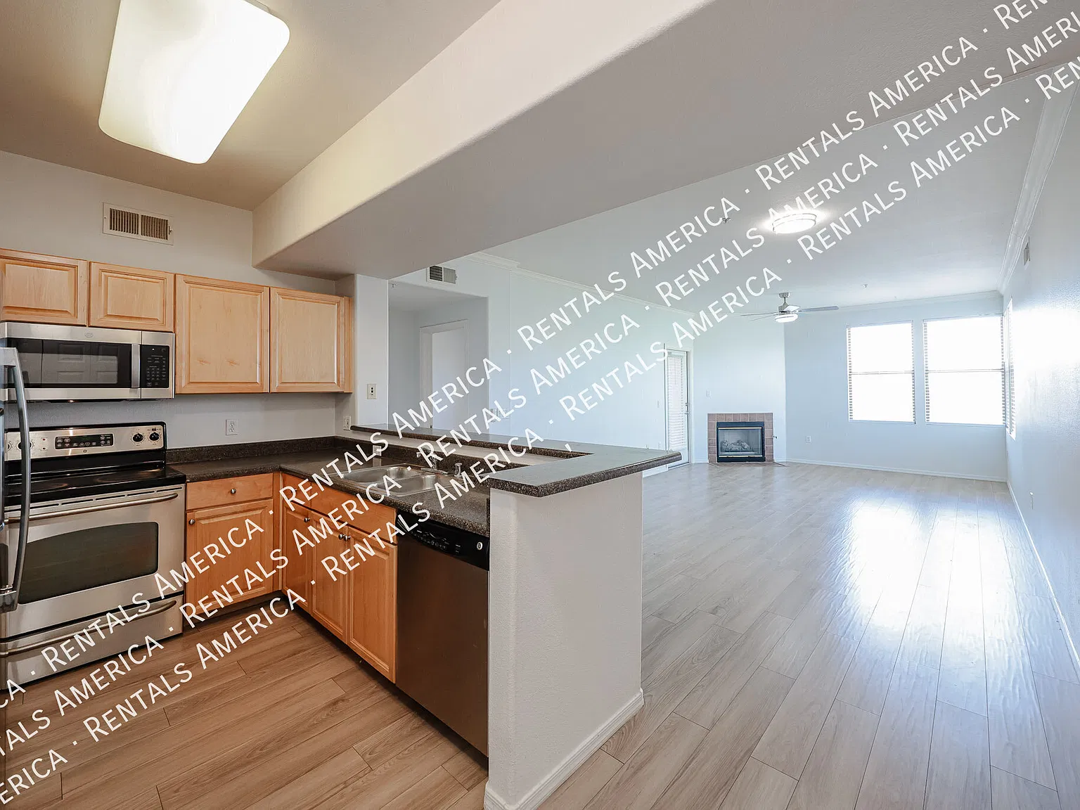 Scottsdale Greyhawk 2 BR/2 BA Condo w/ 1-car garage — Photo 4