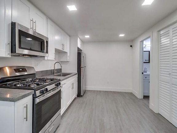 4th image of 4774 W Point Loma Blvd #A