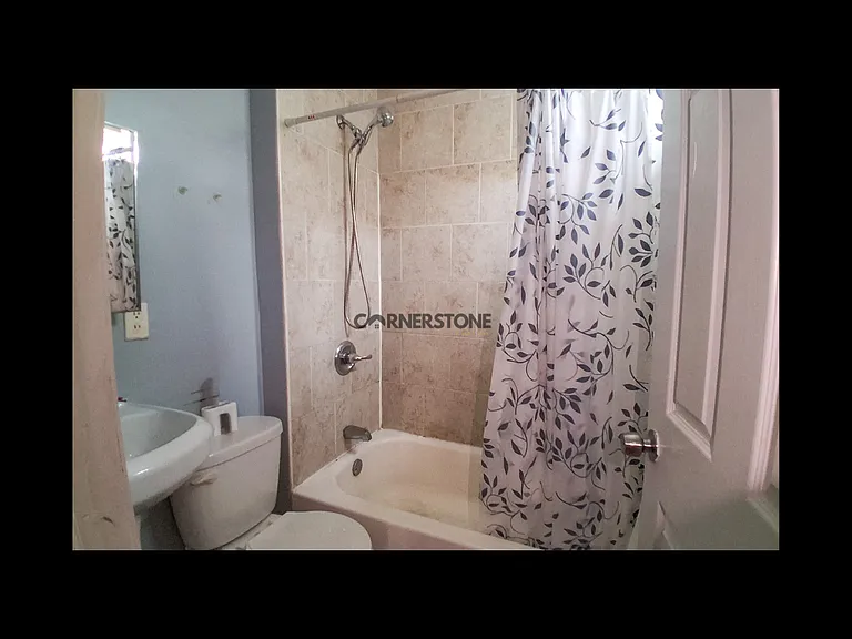32 Essex St — Photo 13