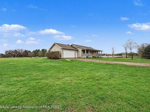 2nd image of 2775 Muma Rd