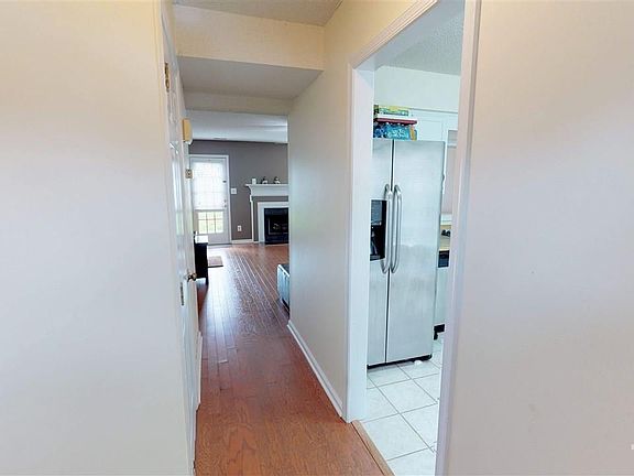 3rd image of 119 S McLean Ct