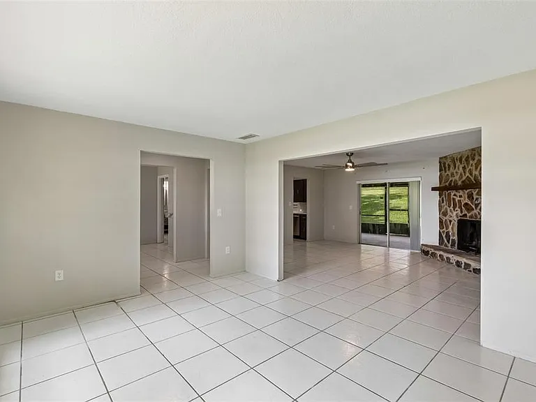 400 E Silver Star Rd — Photo 9