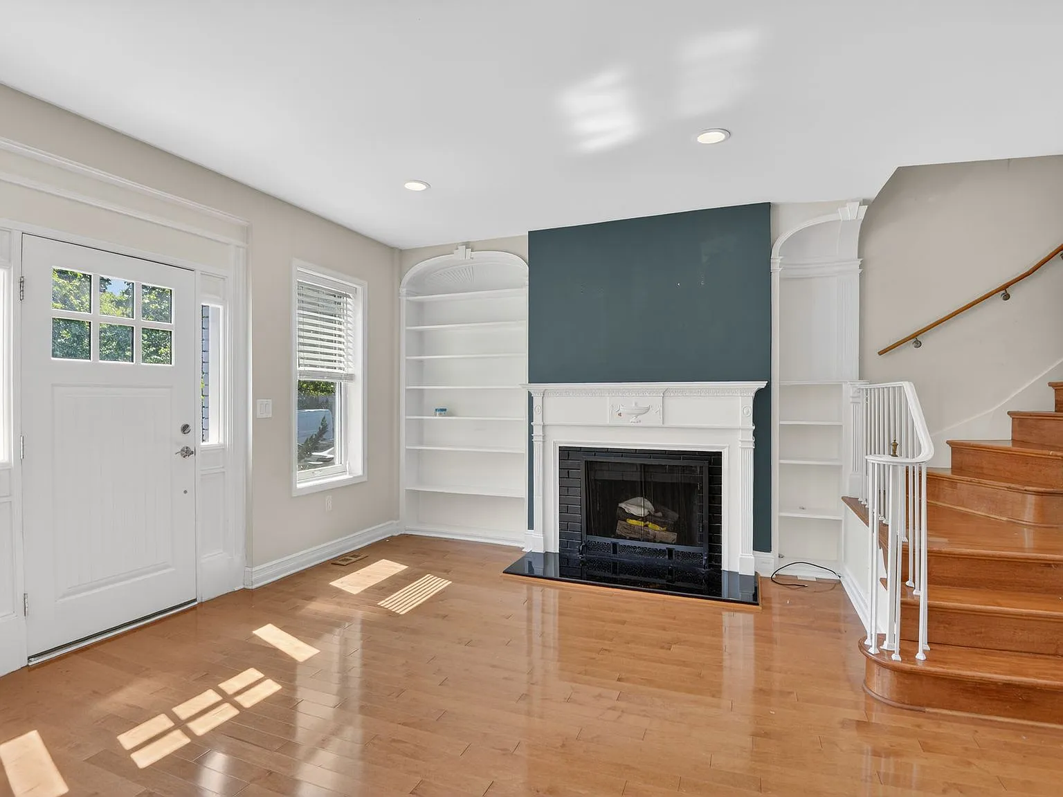 4 bed, 1918 sqft, $6,500 — Photo 3
