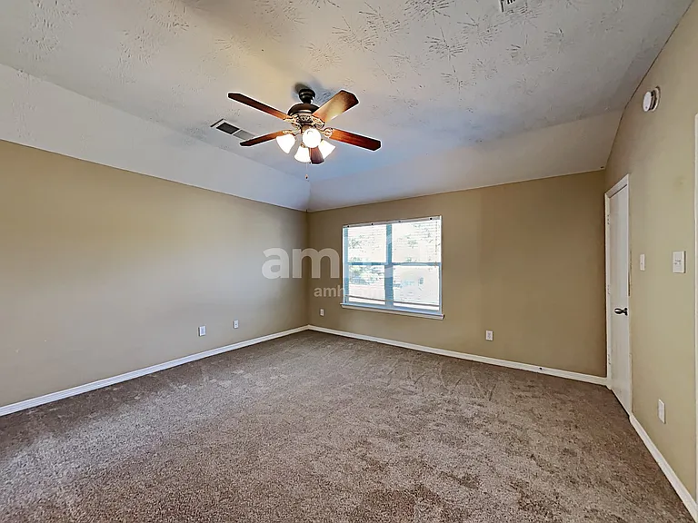 5010 Deerpath Dr — Photo 13