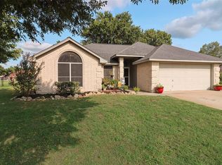 784 Robin Ct, Springtown, TX 76082