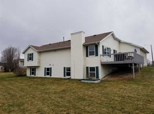 1709 High Point Cir, Stoughton, WI 53589